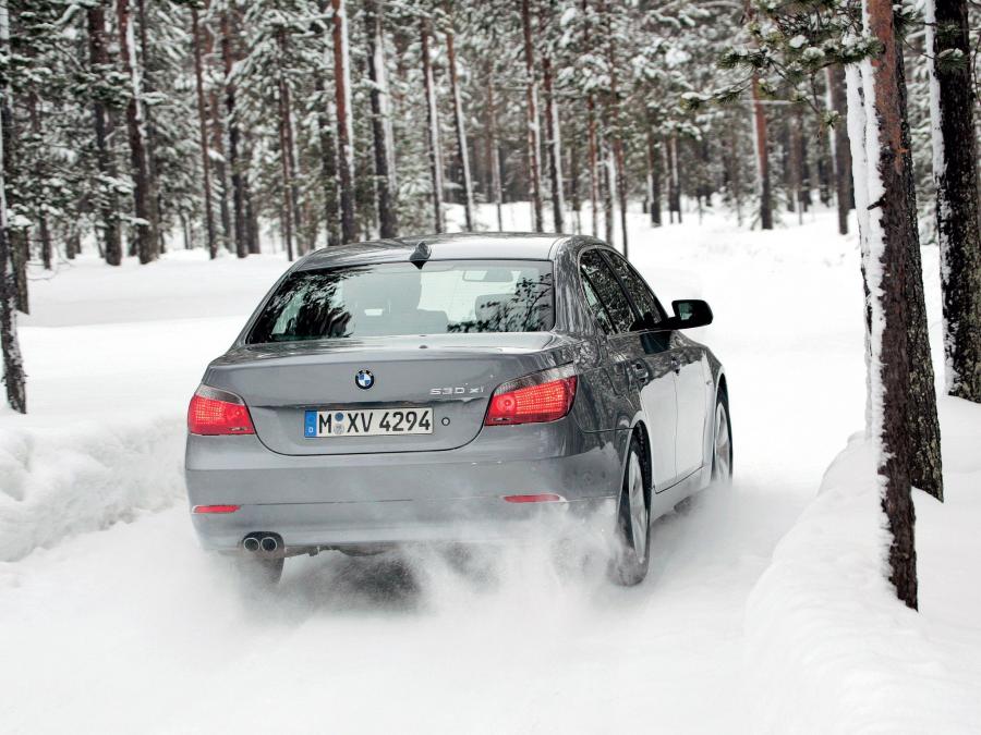  BMW 530xi Sedan 2005 года  (фото 5 из 13)